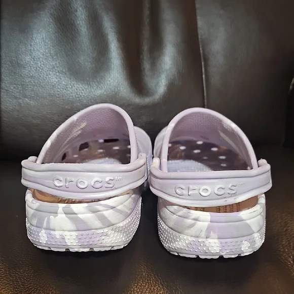 CROCS Lavender Tie-Dye Classic Clog Sandals Q11 - Picture 5 of 7